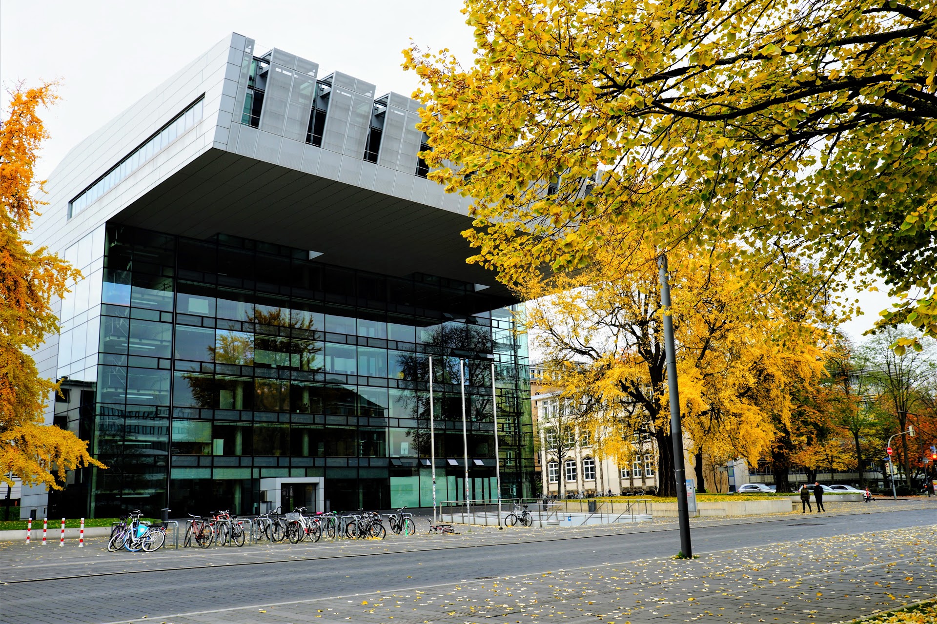 دانشگاه RWTH آخن، یکی از برترین دانشگاه های آلمان